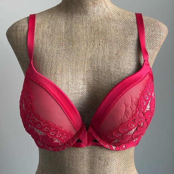 Victoria's Secret Very Sexy Push Up Bra Size 38C - Picture 1 of 3
